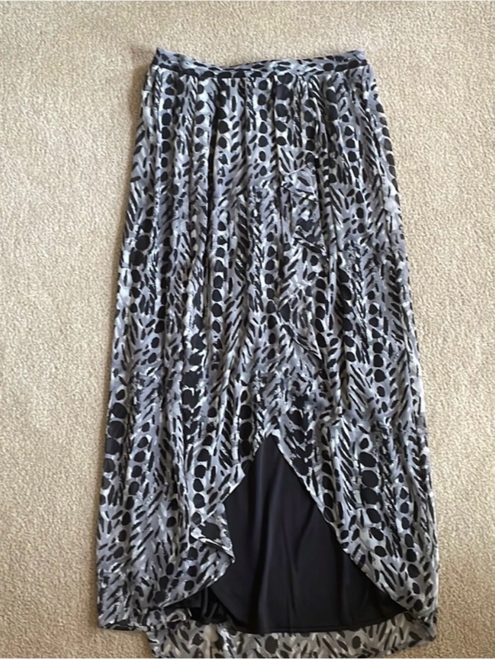 Women’s Black & Gray Printed High-Low Maxi Skirt